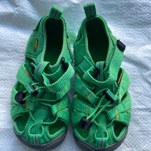 Keen kids sandals green color